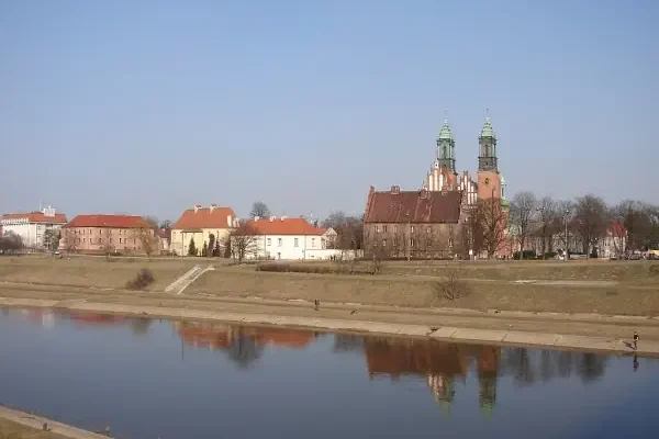 Rzeka Warta - widok na Katedrę Poznańską